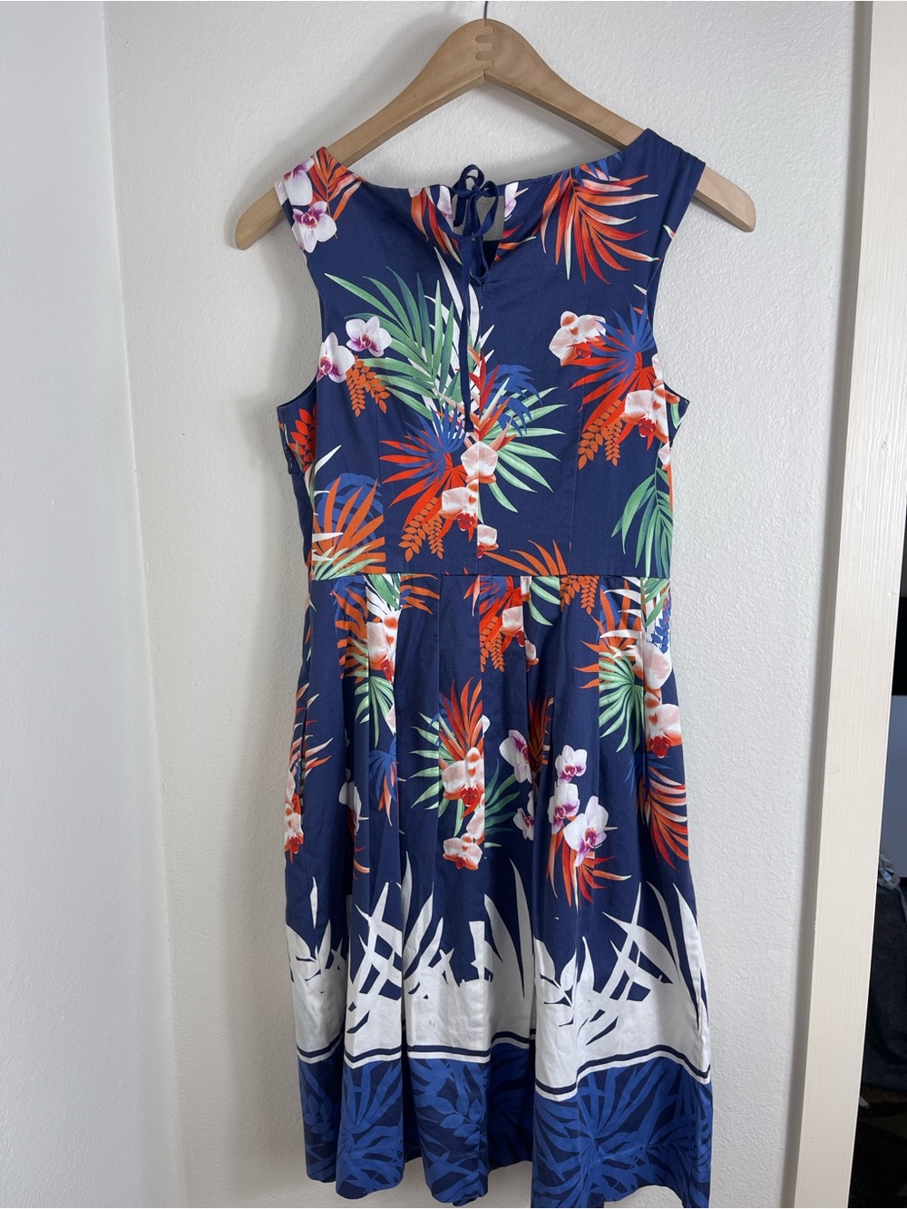 Talbots Tropical Floral Print Fit and Flare Dress Size 2 - Picture 2 of 6